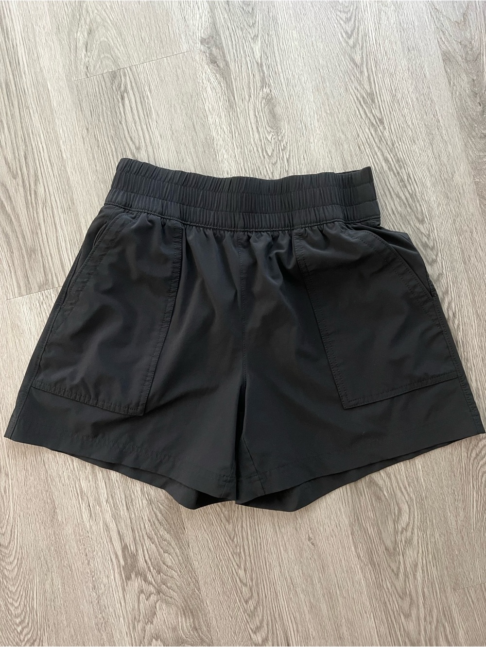 Athleta Black Elastic-Waist Performance Shorts